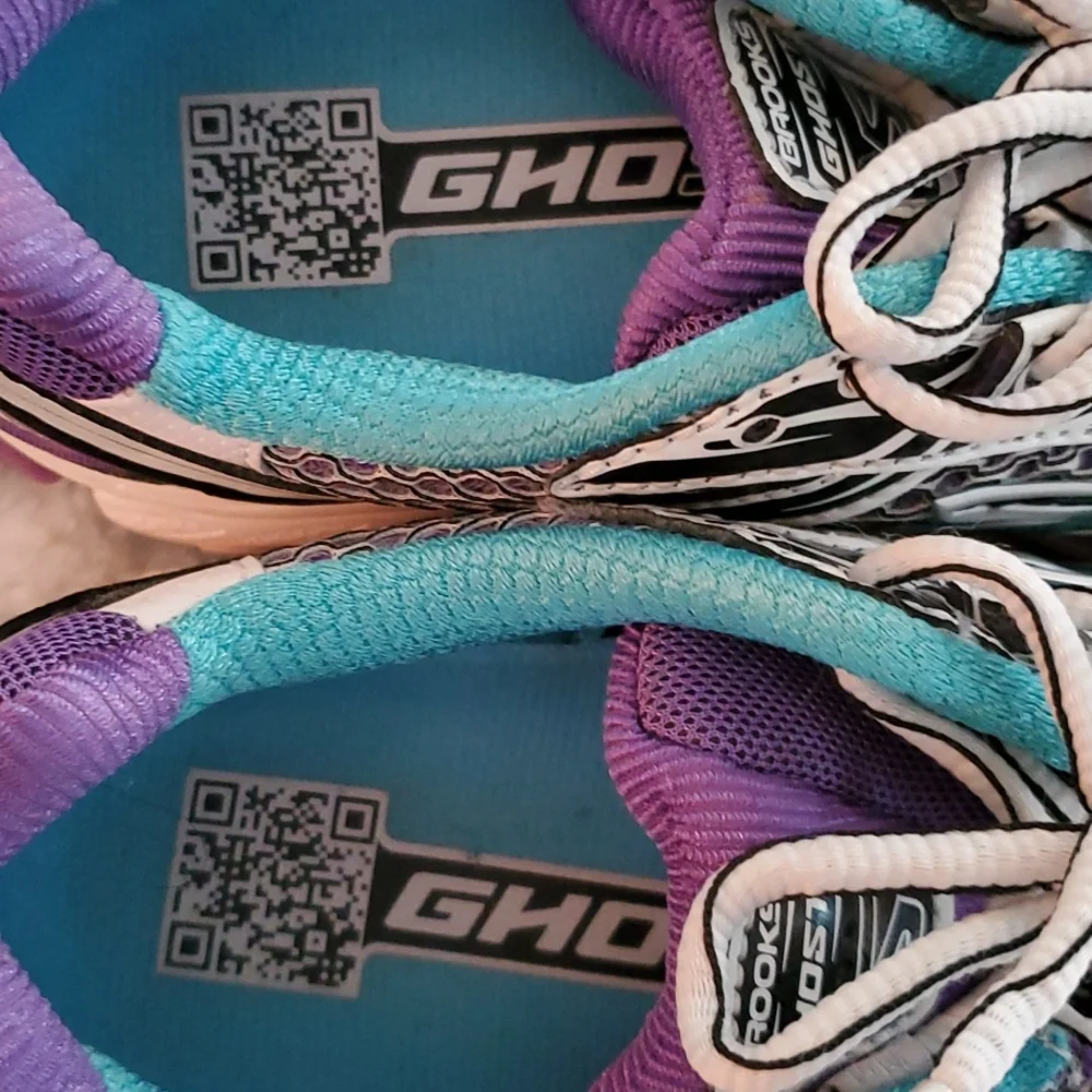 EUC Brooks GHOST running shoes Sz 6 Euro 6.5 - Picture 8 of 9